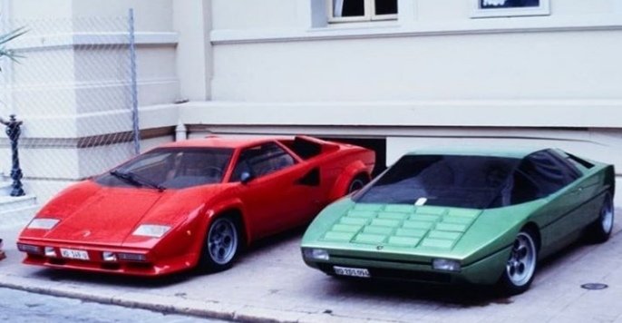 Countach and Baby Coutach or Lambo Countach and Brava - Mother and Daughter both by Gandini for Bertone #nino_nucarocarexpert @DailyLamboTM @alfaqfour @EightMike @NoSpeedLimit_it @vividcloudofwat @_JRWitt @bourdyot_ @PorscheSauce @Cosito1Horacio @TouringCarsNet @qikipedia