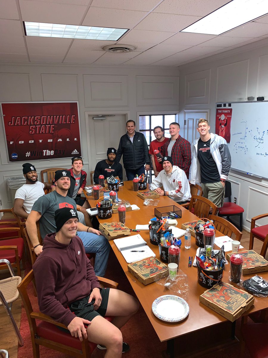 braydon_hb's tweet photo. First season complete. Wouldn’t want to be anywhere else. Also thanks @JR_Sandlin for teaching me that there’s more to life than just football. https://t.co/utiATswAwV