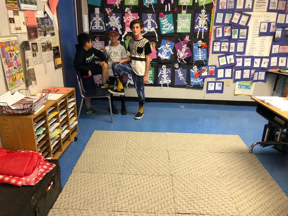 marquez_charter's tweet photo. What are you going to do with YOUR week off? #realworldmathproblems in Room 33... ✏️📏🏡 Ms. Chaides needs help with her home remodel and asked several of her students to do some figuring for her. Math in action!
#weusematheveryday
#marquezcharter
@lausd_ldwest @nickmelvoin https://t.co/TJ6L2rk4w3