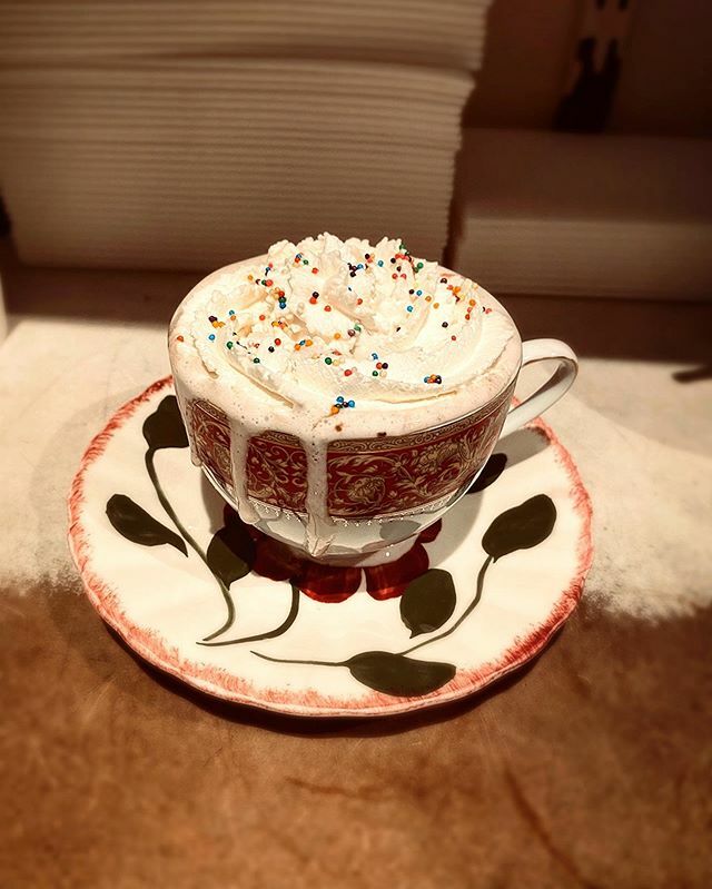 HOT CHOCOLATE ✨🍫 #alicesteacup #nyceats #brunch #nycbrunch #hotchocolate #chocolate #sprinkles #nyc #newyork #newyorkcity #yummy ift.tt/2OEFFQi