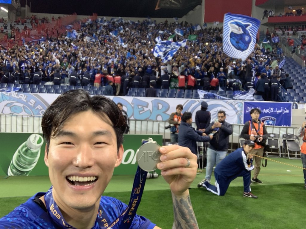 HyunJjhshs20's tweet photo. We are champion we are very strong 
I love this team 
This team amazing 
Thank you so much habibi🙏💙
Also thank you so much hilal fans👍💙🙏 https://t.co/5QJTXAFek9
