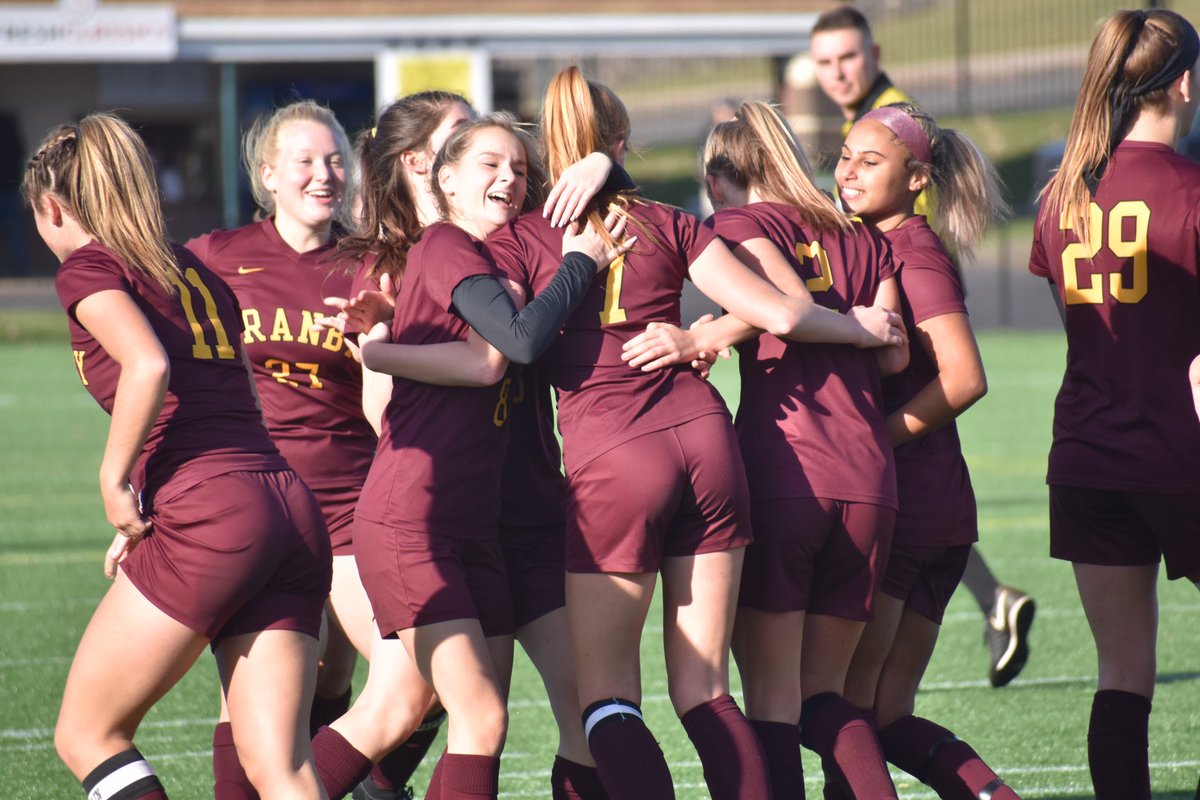Granby had no troubles in Class M, capping off a 20-0 season with a 6-1 win over Plainfield in the state title game. It’s the second ‘chip for  @GranbySports in three years. “It’s just the best way to go out with a win.”  https://www.courant.com/sports/high-schools/hc-sp-hc-sp-granby-plainfield-girls-soccer-20191123-20191123-awmo7gujbjfelfhvc6vi6n64vq-story.html#nt=oft-Double%20Chain~Feed-Driven%20Flex%20Feature~breaking-feed~unnamed-feature~~17~yes-art~automated~automatedpage