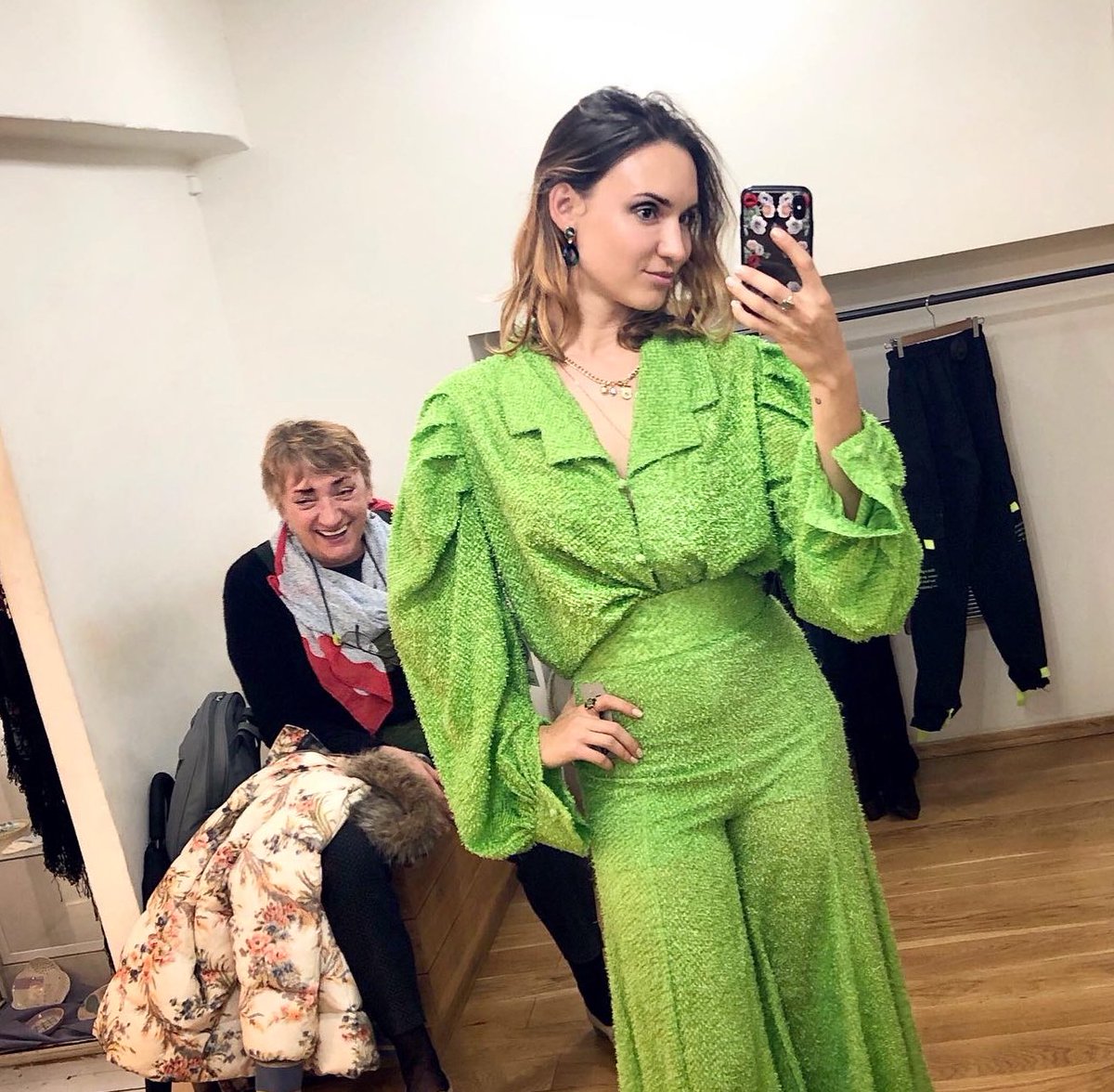 Nato_o's tweet photo. J’pensais avoir trouvé un ensemble ultra stylé. Et puis j’ai entendu ma mère éclater de rire en répétant « CETELEM! »...😑 https://t.co/aV4L375Q1U