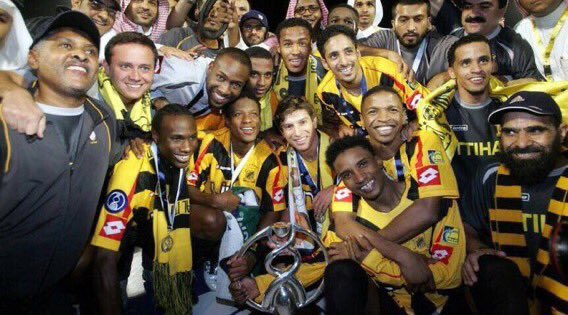 Moath's tweet photo. هناك ناديين سعوديين فقط تأهلا لمونديال الاندية بعد تأهلهما للبطولة من الملعب :
- الاتحاد // الهلال https://t.co/FNUCbXTw5j