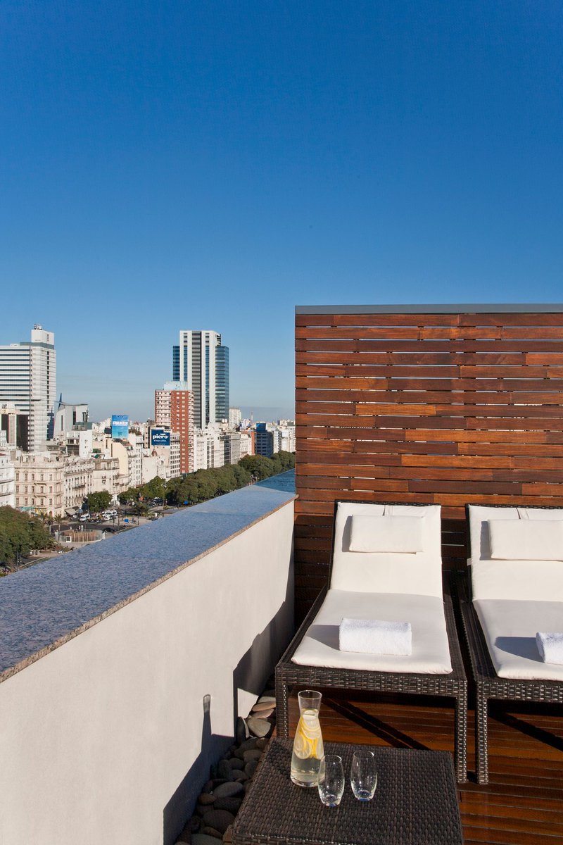 Después de recorrer Buenos Aires, el mejor descanso lo encontrarás en el #NHBuenosAires9deJulio. Cerca de todo, un oasis en medio de la ciudad.
Reservá tu estadía ahora  - bit.ly/NH9DeJulio #MiDestinoNH #BuenosAires #9DeJulio