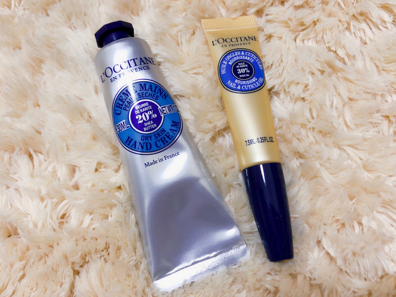 ポテチ ハンドクリームとネイルオイルのオススメは絶対ロクシタンのシア しっとり長時間キープしてくれるのに 全然ベタベタしてなくて塗ってすぐ作業出来るし 職場でも嫌な顔されない万人ウケ石鹸の香りで 風呂上がりのリラックス気分