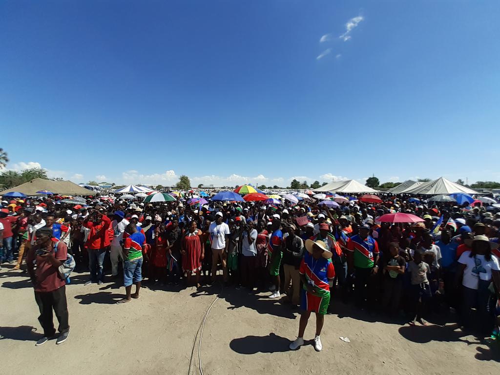 panduleni_itula's tweet photo. We are at the open area in Oshakati next to the Universal church. Rise Oshakati rise, rise Namibia rise.
#voteDrItula
#voteNamibia https://t.co/s7zqULk0DA