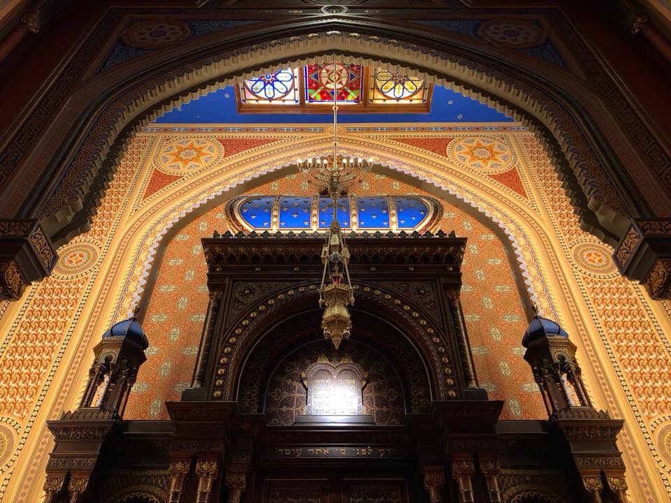 The masterful polychromatic decorative scheme of the New York Central Synagogue, Henry Fernbach, 1870-2