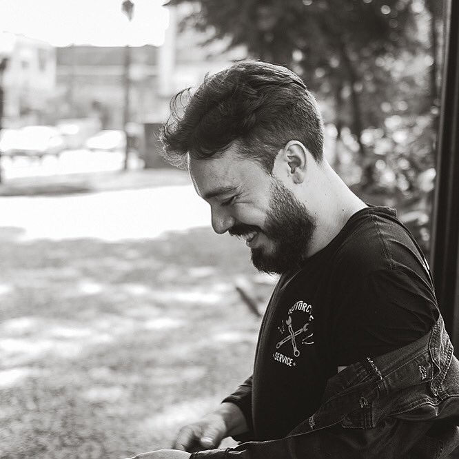 belineoficial's tweet photo. Nosso pequeno grande homem, dono das baquetas e da arte de esbanjar calmaria nesta banda, está de parabéns hoje. Vem desejar coisas incríveis pra ele nos comentários! 🍀

Tudo de melhor na sua vida sempre, @mattbeline! Que seu dia seja inundado de muito amor e felicidade. 🥰 https://t.co/I3R2LXhfrK