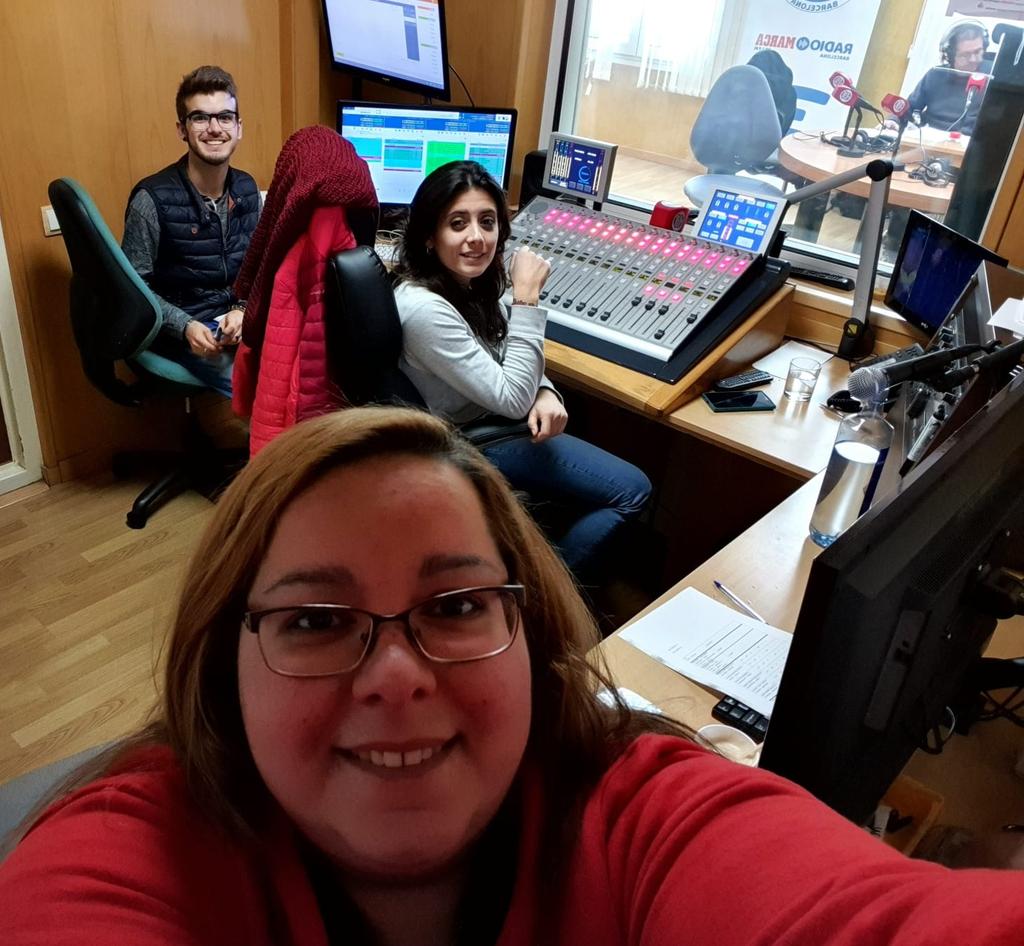 marcmata13's tweet photo. Acabem el @MarcadorCat d'avui. Recordeu que ens podeu escoltar tots els diumenges d'11h a 14.30h a @radiomarcabcn. Ens agrada la ràdio, el periodisme i el futbol, però si és modest molt més 📻⚽
#MarcadorCat #2aB3 #3div5 #1aCat #2aCat #futbolcat #periodisme https://t.co/uKEWMdsswp