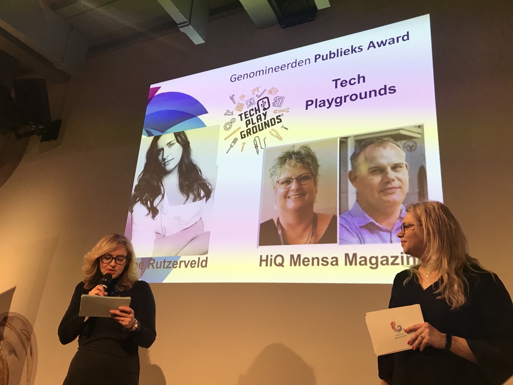 HIQMagazine's tweet photo. Staan we weer, met onze hoofden...  @MensaFonds  #Awards https://t.co/xVtIuC5Egp