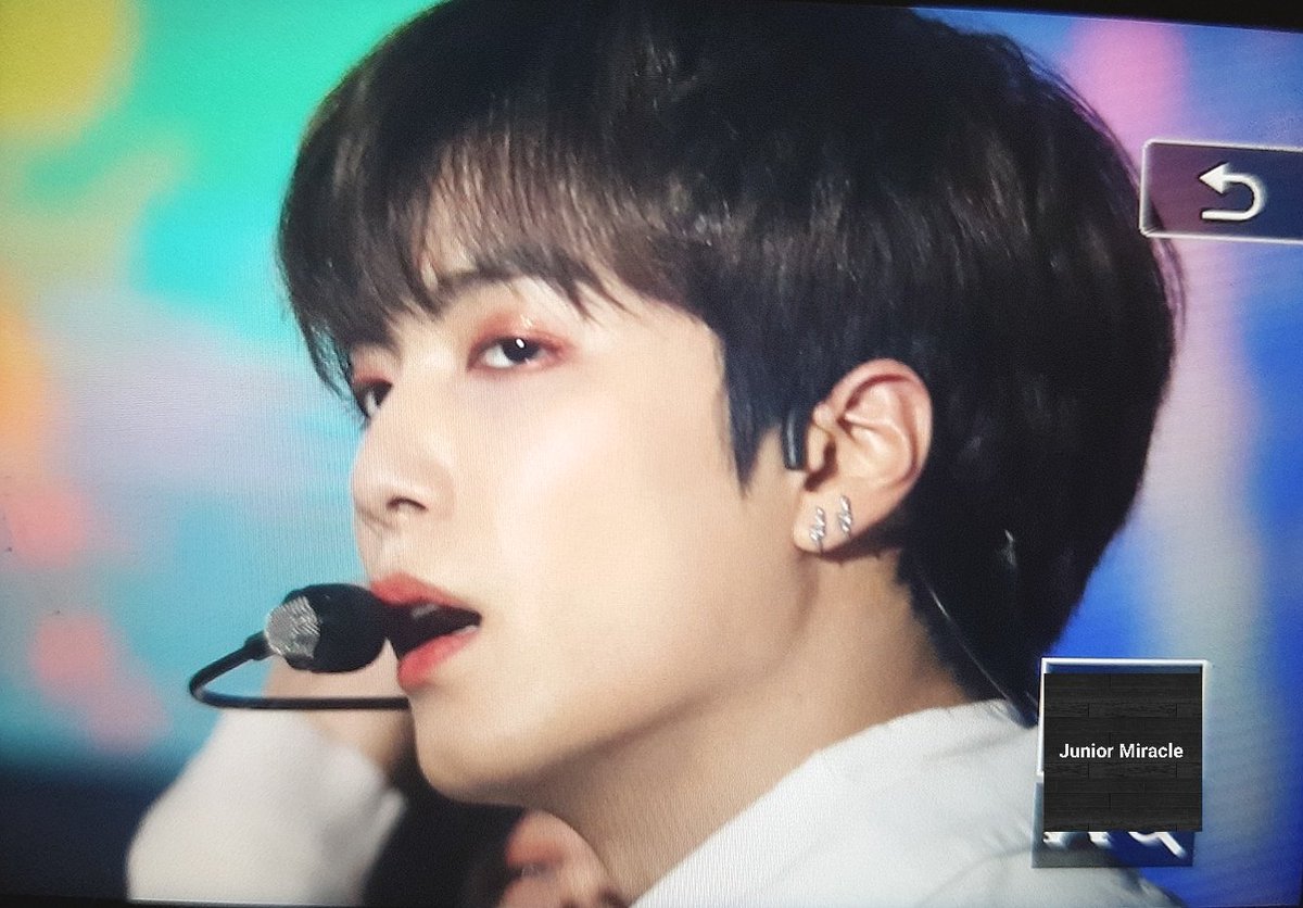 junior_miracle_'s tweet photo. 191124 펩시 콘서트
진리의 얼빡
#종현 #김종현 #JR #nuest #뉴이스트 https://t.co/fbdVyE7bKL