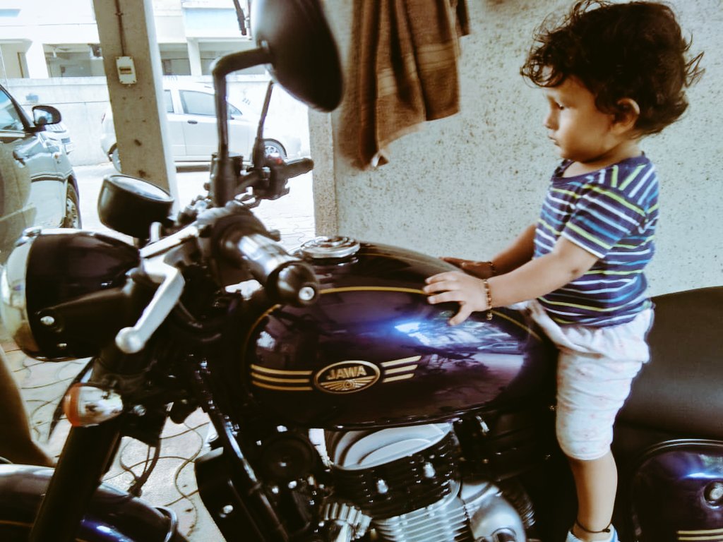 rsjogi's tweet photo. @jawamotorcycles
@reach_anupam
@anandmahindra
@ashishkjoshi
My Boy Atharva .. getting a feel of his machine..it will be his prized possession once he turns 18😊 Jawa Forever 😊 https://t.co/aZtF3rsuEC