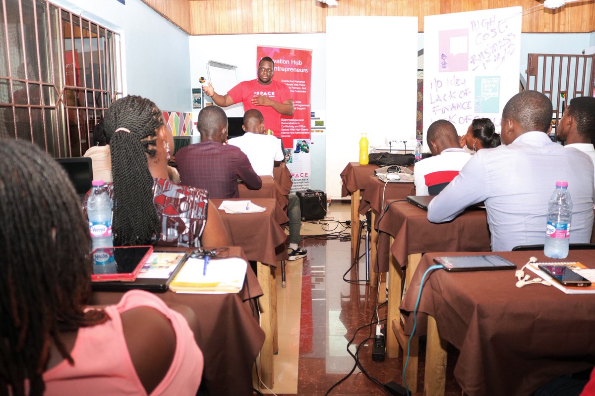 iSpaceGh's tweet photo. Our last session @hapaSpace was a combination of Accounting 101 and Web Technologies with two of our team leads @Sir_BrianAO and @maabena_asomdwe
#iSpaceTour #EntrepreneurshipTour #MEGA2019 #iNET https://t.co/2KrWQ0EXbS