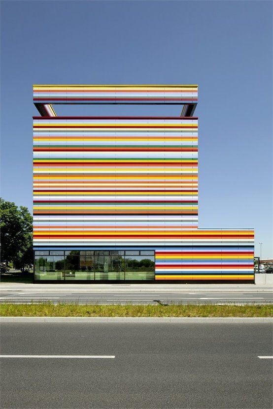 Airport Hotel BerlinPetersenArchitekten, 2012. Photo by Jan Bitter via Archello