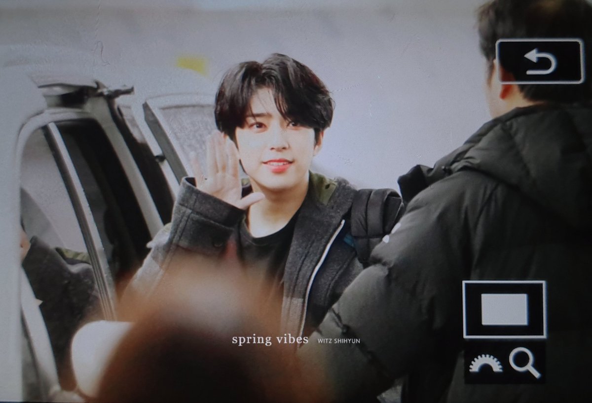SpringVibes_'s tweet image. 191124
#위인더존 #시현 #SHIHYUN