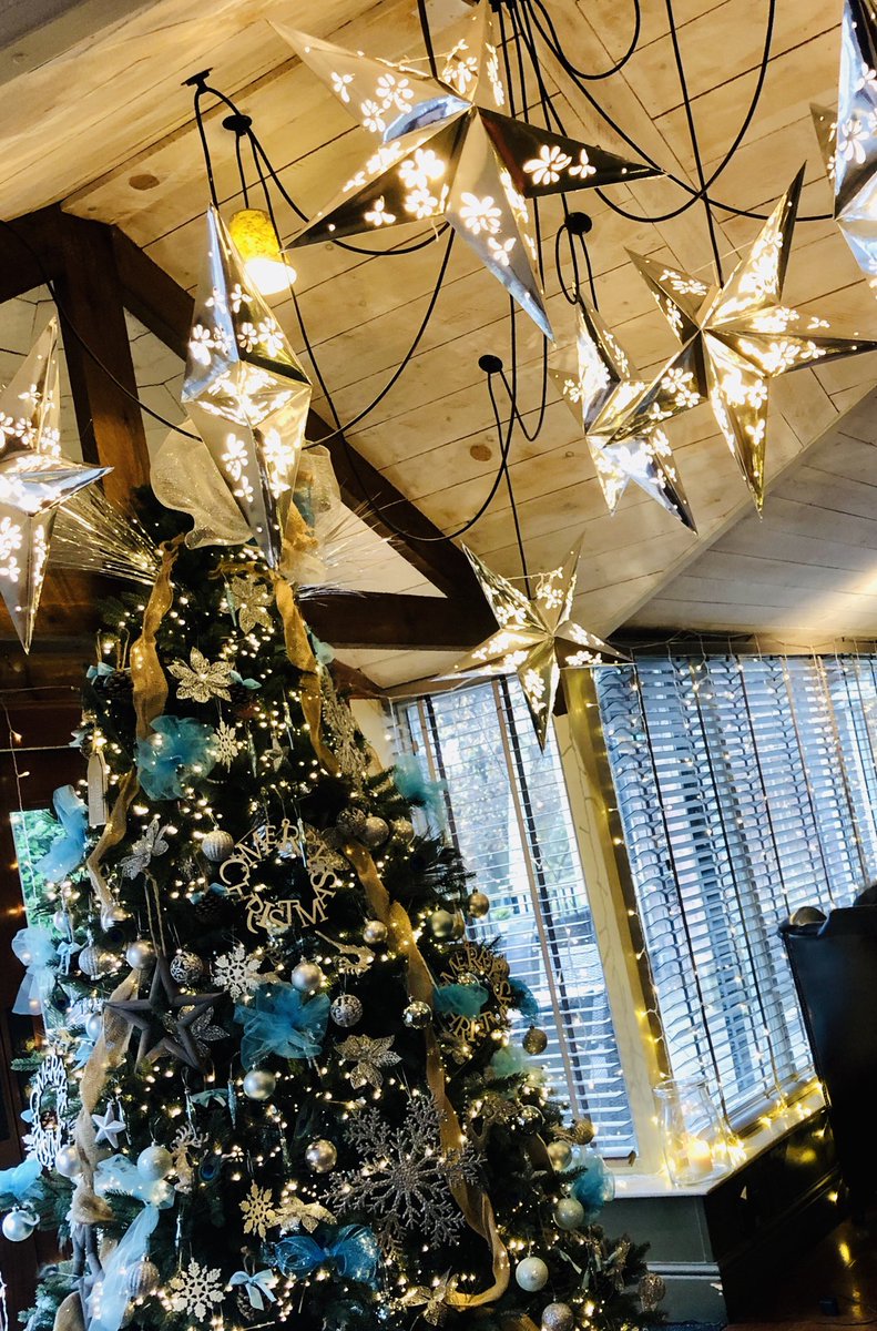 moulson_chris's tweet photo. Christmas has arrived at the Vale Royal Abbey Arms @VRoyalAbbeyArms - looking awesome! https://t.co/rEETvA8E20