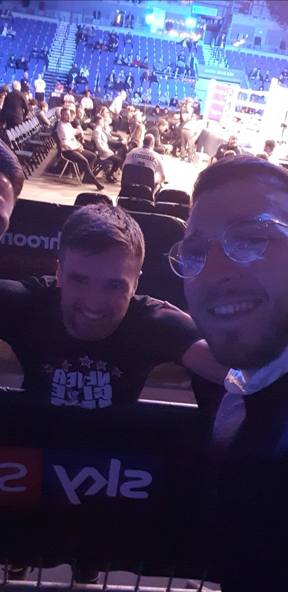 jackgreen94's tweet photo. @afowler06 really didnt have to but took time out before his fight just to take a picture, top bloke and made my night thanks man. Nothing for him but for a fan means a lot ๐. #smithvsryder https://t.co/6rZKwg0EIE