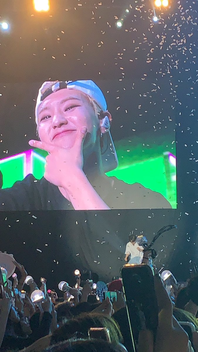 KW0N3129's tweet photo. ไอ้อ้วงงงง #seventeen #OdeToYouInBKKDay2 #hoshi https://t.co/B0jxZx2MYm
