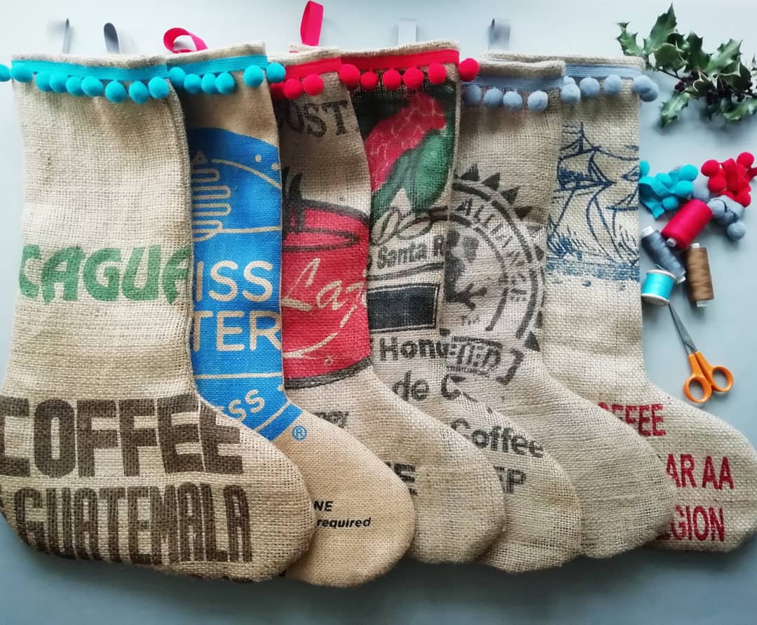 lellibellecards's tweet photo. Coffee sack Christmas stockings all finished @Roost_Coffee @FrumbleFabrics #upcycling #roostcoffee #coffeelovers #handmadechristmas #sewfrumble #handmadehour https://t.co/VJyiFaFBKy