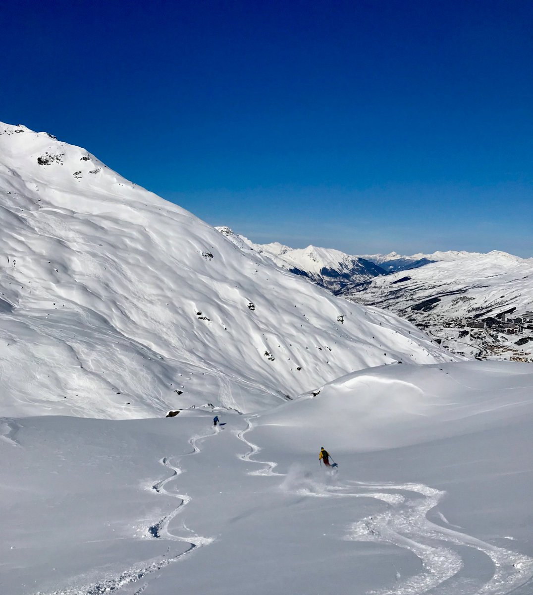 skibasicmeribel's tweet photo. The season has officially begun in The Three Valleys with the opening of Val Thorens yesterday! #skiing #thethreevalleys #valthorens https://t.co/GafNuc3m5W