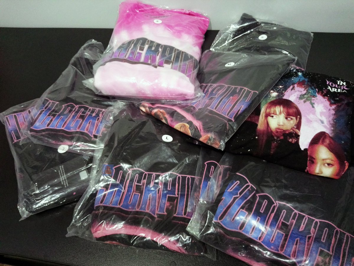 ATSTMerch's tweet photo. เปิดพรีออเดอร์ BLACKPINK เสื้อทัวร์อเมริกา เสื้อยืด 1850 บ สั่งช้าของหมดนะ ส่งฟรี ของแท้ 100% มีเครดิตที่ https://t.co/3IUjDAMa3W
#BLACKPINKinBANGKOK #BLINK #blinkthai #blackpinkthailand #LisaBLACKPINK #ATSTMerch #บลิ้งไทย #แบล็คพิ้งค์ #เสื้อblackpink
#ตลาดนัดblackpink #ตลาดนัดบพ https://t.co/9phj3y45JU