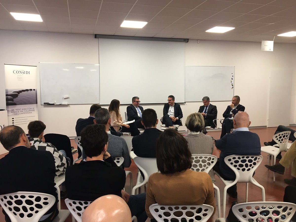 “Dobbiamo essere ottimisti: le nostre imprese 🇮🇹 hanno tutte le carte in regola per sfruttare appieno le potenzialità dell’intelligenza artificiale”. Così <a href="/daempoli/">Stefano da Empoli</a> alla presentazione di #IAultimachiamata in <a href="/CONSIDIofficial/">CONSIDI S.p.A. (Società Benefit)</a> con <a href="/giannidalpozzo/">Gianni Dal Pozzo</a>, <a href="/OtelloDallaRosa/">Otello Dalla Rosa</a> e Mauro Fanin🤖