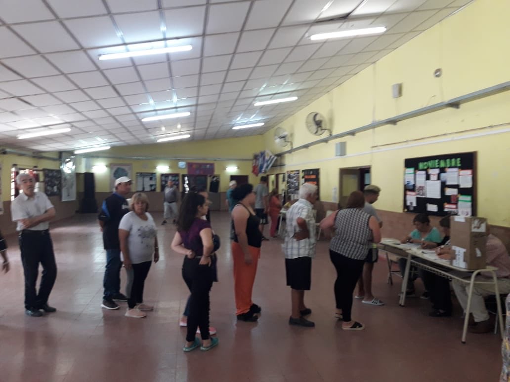 JJuaneda's tweet photo. En General Urquiza y Patricios Oeste los vecinos están eligiendo a muy buen ritmo sus autoridades vecinales! Hasta las 18hs acércate con tu DNI y participá! https://t.co/oVZIIzvWAK