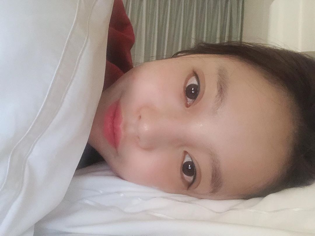 ViggouOfficial's tweet photo. 前KARA成员 具荷拉被发现家中身亡，所属日本娱乐公司发表：“传来了悲伤和惋惜的消息。现在具荷拉的遗属和熟人受到的心理冲击和不安感很大。对此，恳请媒体和粉丝不要进行吊唁等传闻及揣测性报道。突然传来的噩耗令人惋惜，再次对吊唁的克制表示歉意。对故人最后一程深表哀悼。”
愿天使具荷拉安息。잘자 https://t.co/mKAz0lV5jC