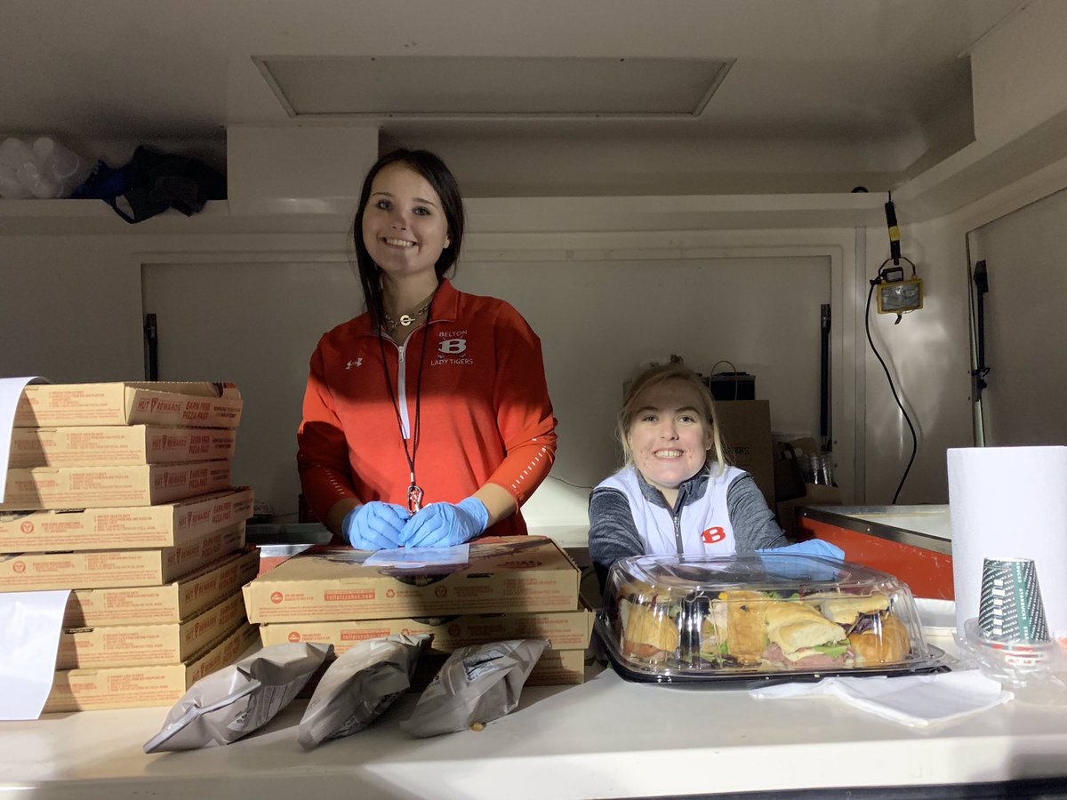 BeltonLTG's tweet photo. It was awesome being able to help out at the Feeding Families At Scott and White on Friday! Over 2 million pounds of food donated in a day! https://t.co/5DVqnDXnPC