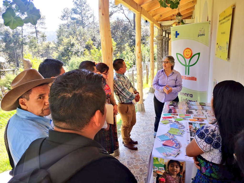 SESAN_Solola's tweet photo. Se organizaron stands informativos de acuerdo a los 4 ejes programáticos de la #ENPDC, asi como de Gobernanza, Libre acceso a la información pública y políticas públicas municipales, las autoridades electas realizaron el recorrido previo a iniciar el Foro. https://t.co/1xWdU6iPo7