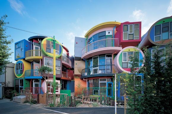 Reversible Destiny Lofts, Shusaka Arakawa & Madeline Gins, Tokyo, 2005. Photos by Margherita Visentini from:  https://www.polpettas.com/reversibl...