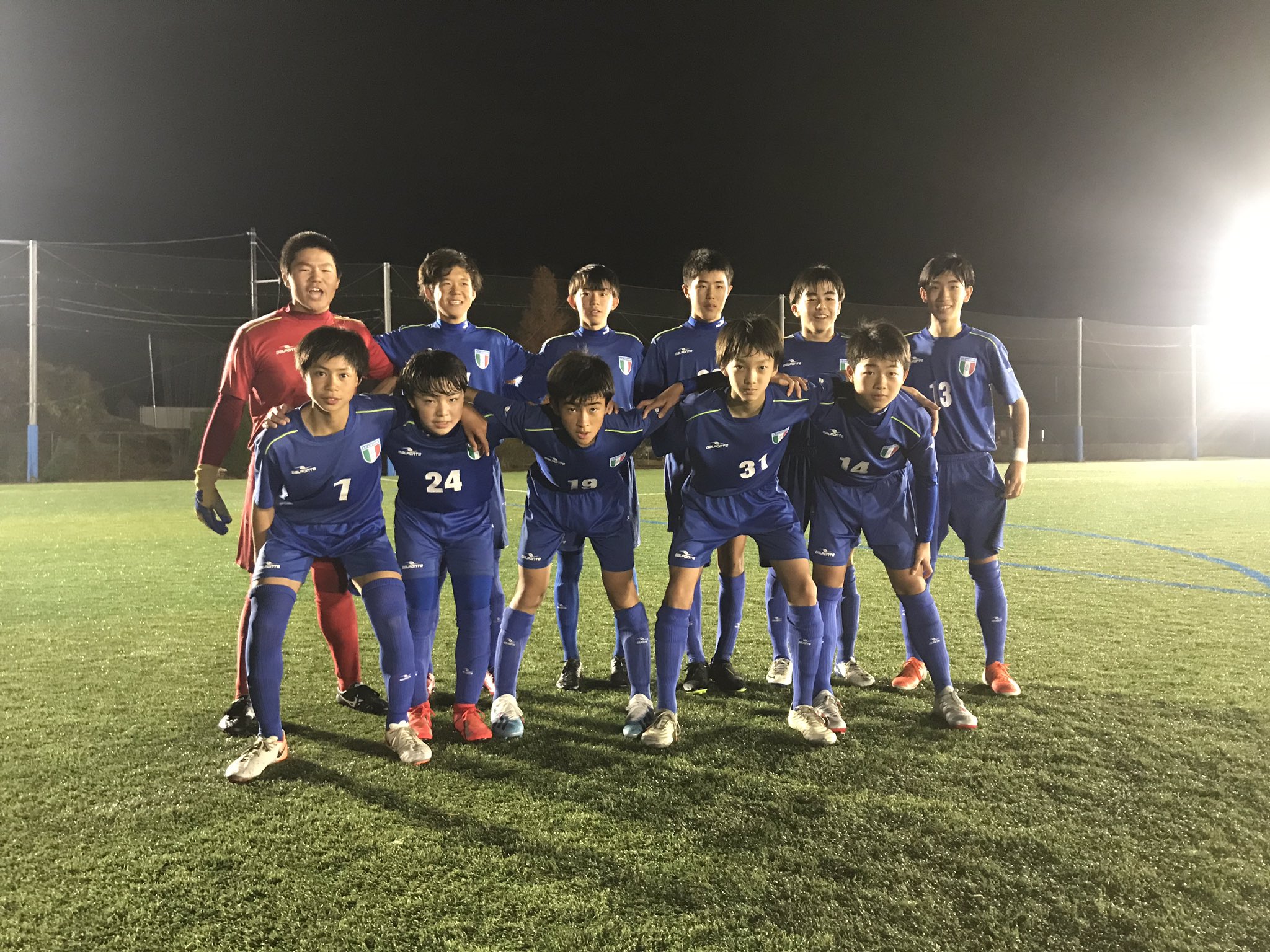 A C Azzurri Mj3部eブロック決勝 A C Azzurri 3rd Vs エボルティーボ 2nd 2 0で勝ち eブロック代表として2部昇格戦への権利を得ました スリッピーなグランドに苦戦しましたが 被シュート数もほぼゼロに抑え危なげなく勝利 沢山の A C Azzurri Mj3部eブロック決勝 A C Azzurri 3rd Vs エボルティーボ 2nd 2 0で勝ち eブロック代表として2部昇格戦への権利を得ました スリッピーなグランドに苦戦しましたが 被シュート数もほぼゼロに抑え危なげなく勝利 沢山の