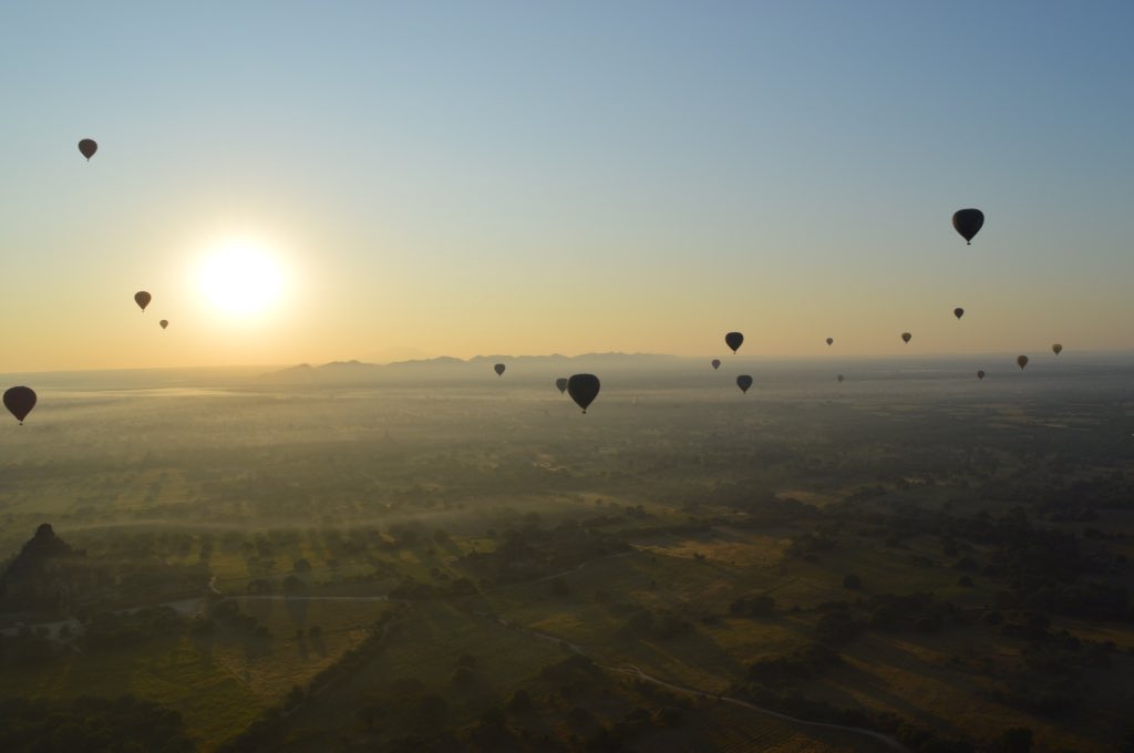 Today watching the #sunrise in a hot air #balloon over #Bagan & one of my ultimate bucket list things ticked of - #awesome Many thanks Balloons over Bagan. @MyanmarTM #Myanmar @TravelMagazine @ExpTrav @travelmattersuk @TravWriters @TravelwritersUK @thetraveltrunk