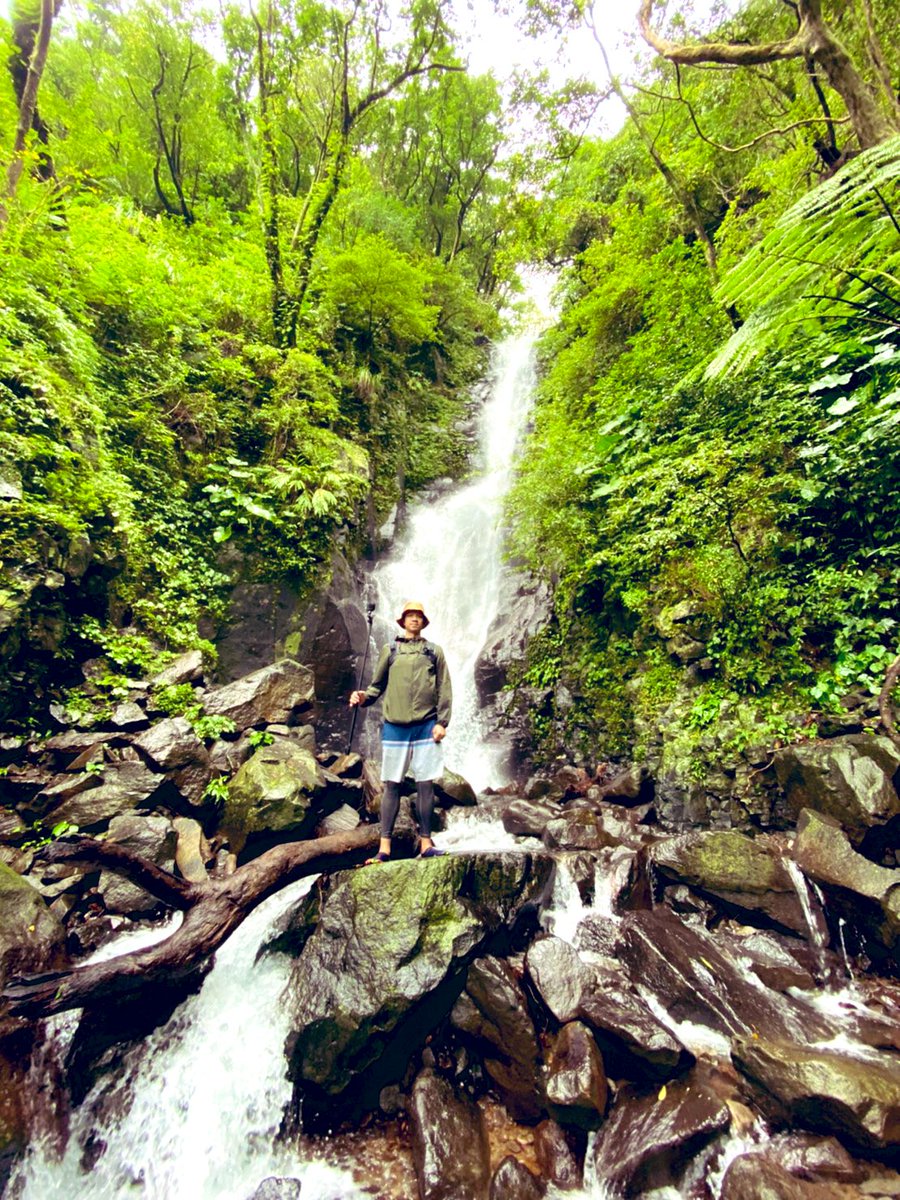 #life 
時候到了...
就該仔細聽聽自已內心的聲音～
和內心的小孩溝通溝通～
感受最原始的大地😍
#doyourbest #mountain #youself #camping #gopro #aigle #thenorthface #waterfall #野溪 #秘境 #溯溪 #upstream