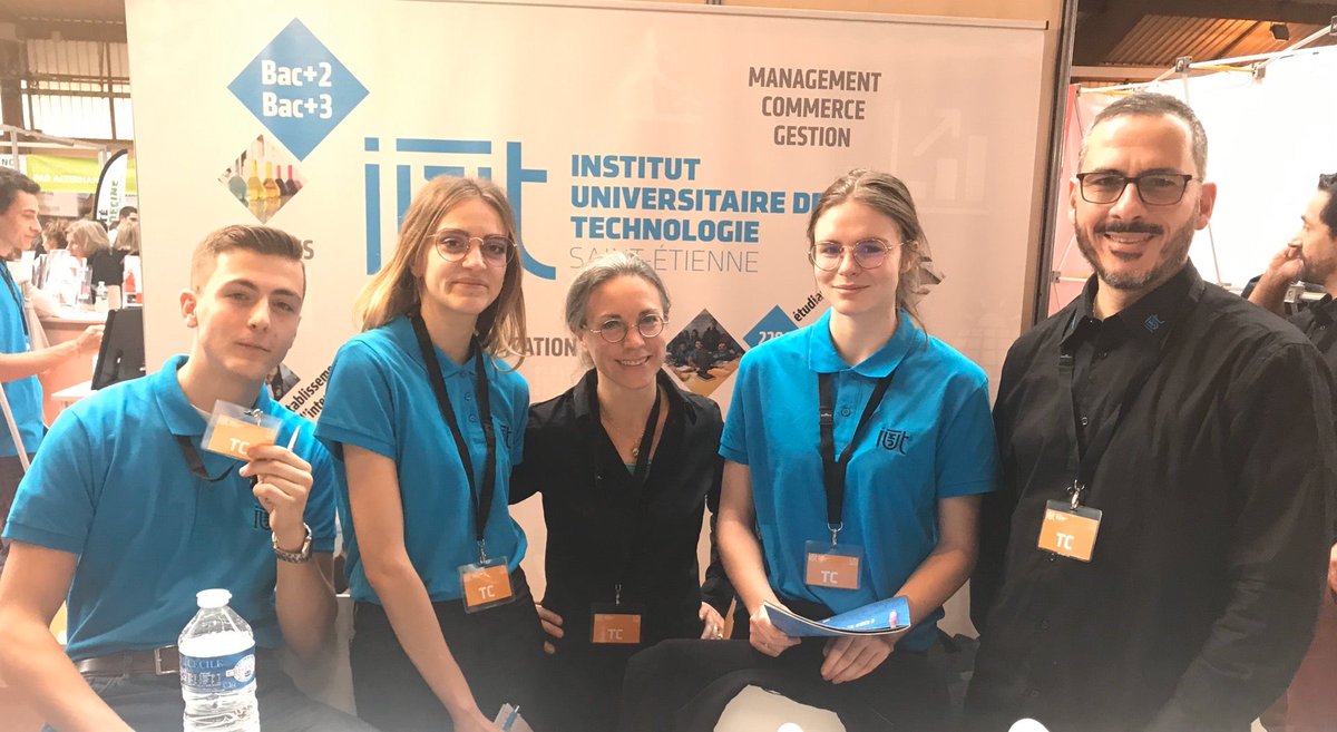 L’équipe Techniques de commercialisation <a href="/IUTsaintetienne/">IUT de Saint-Etienne</a> au Salon de l’Etudiant (@ Parc des Expositions) swarmapp.com/c/20nrqEMpBGY
