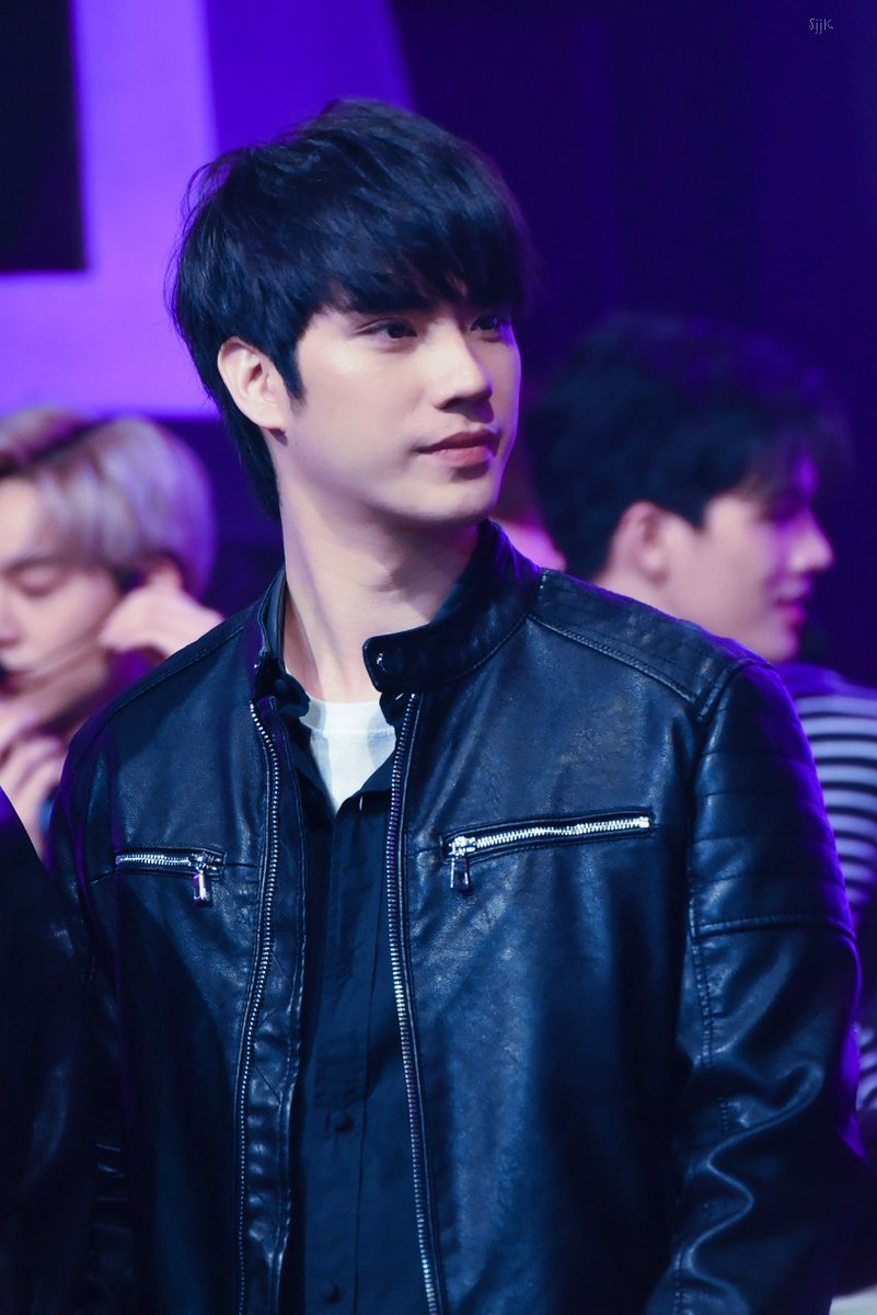 s_j_j_k's tweet image. ใจเราพังไปแล้ว เพราะความหล่อเธอ.😳
#TEeThanapon 
#superboyprojectweek10