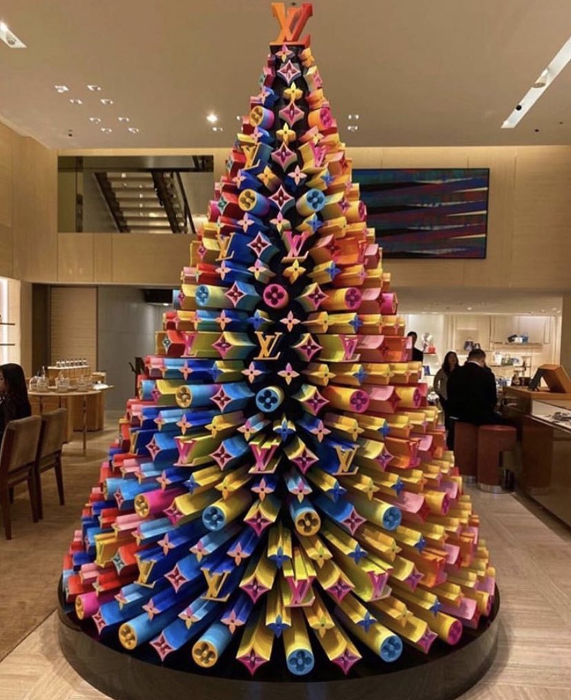 Visit the Louis Vuitton Christmas Tree in Greenbelt