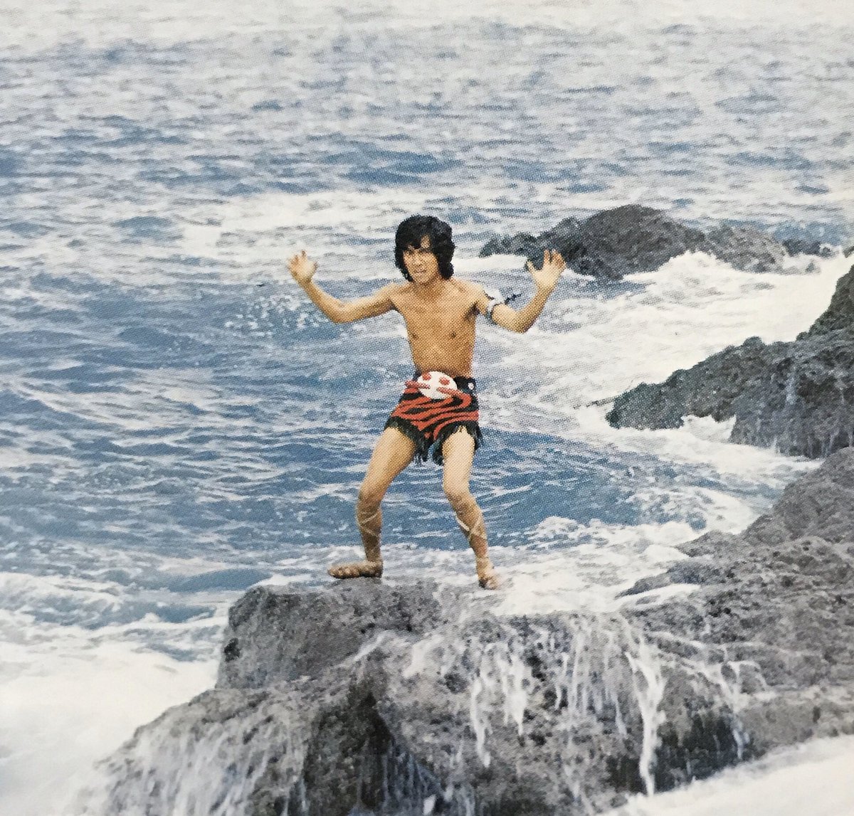 仮面ライダーアマゾン」第2話「十面鬼！神か？悪魔か？」より アマゾン