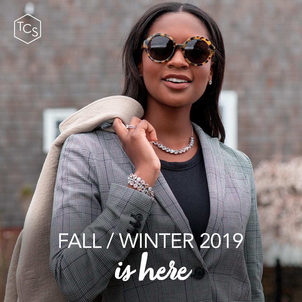 #fall #winter #2019 #friendssupportfriends #shoplocal #smallbusiness #womanpreneur #womenempowerwomen #tistheseason #holiday #gifts #bling #earrings #necklaces #rings #bracelets #secretsanta #mom #wife #sister #daughter #aunt #friend
touchstonecrystal.com/G8ZW4XV7