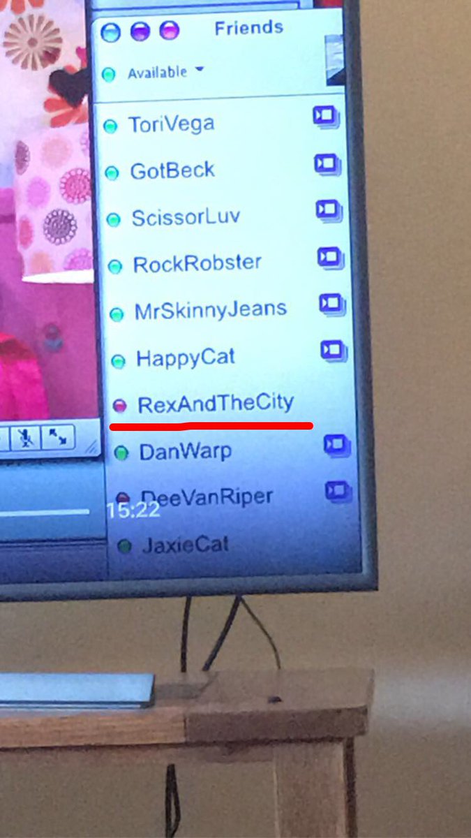 joshhockey1313's tweet image. How did victorious get away with this?