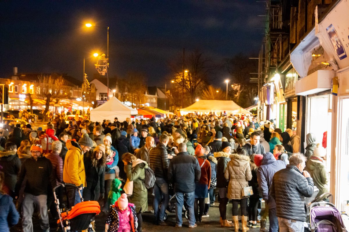 <a href="/RoraRoundhay/">RoraRoundhay</a> <a href="/roundhayhour/">roundhayhour</a> <a href="/ForpLeeds/">Friends of Roundhay Park</a> <a href="/ChapelAToday/">Chapel A Today</a> Packed out last year! Great event 
👏👏👏