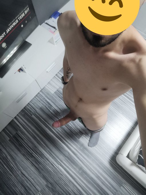 Horny morning ?
#horny #hornycock #erection #twink #bisexual #bicurious #gay #follow #veinycock #masturbate