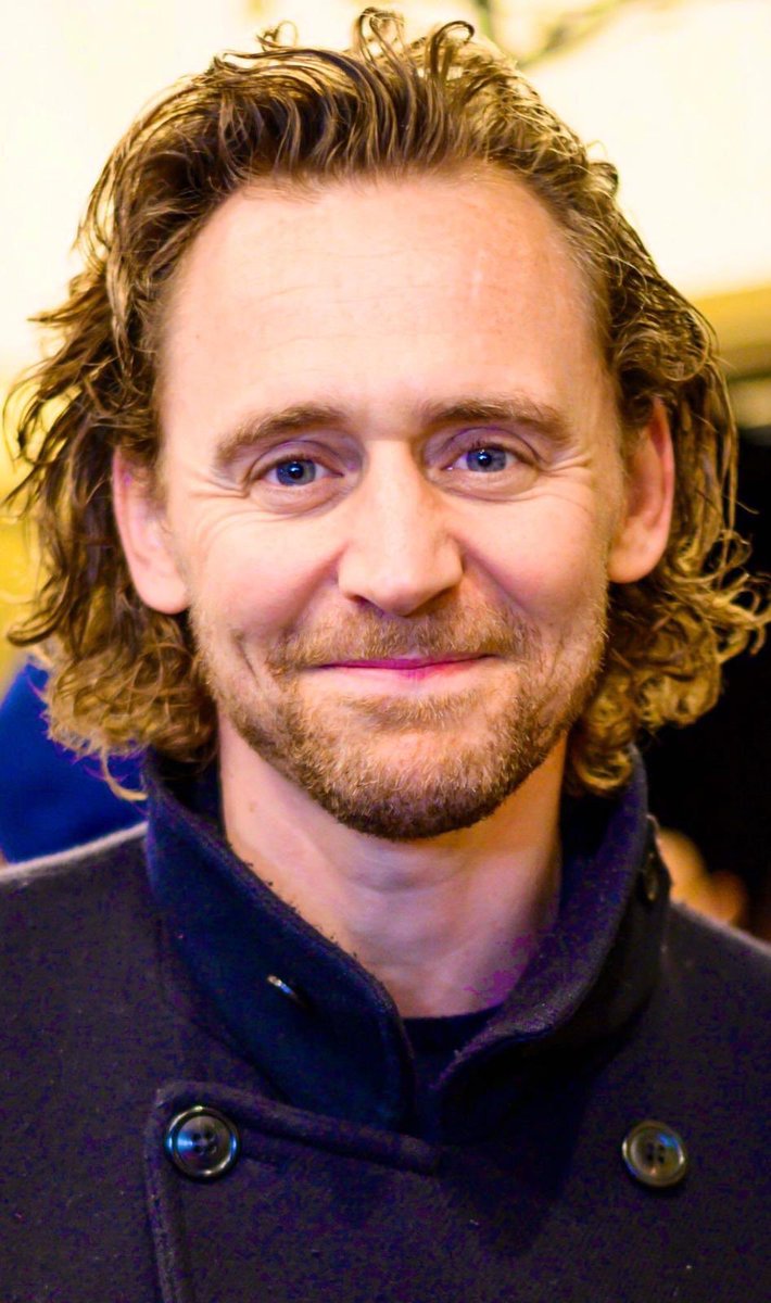 binestom's tweet photo. Again my #CurlySunday ladies.
Enjoy.๐๐คฉ๐
#TomHiddleston https://t.co/iDjfPTI8Jf