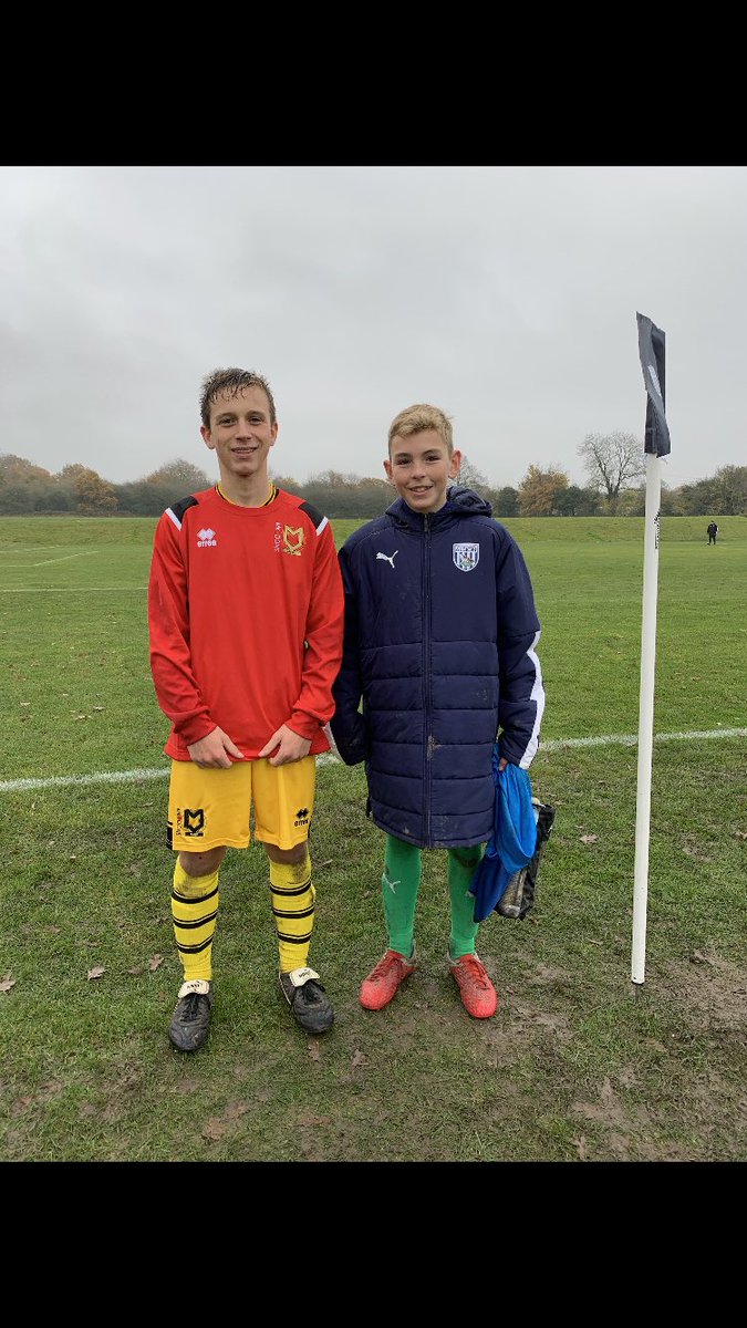 osborn_v85's tweet photo. Opposite teams today... @WBA @MKDonsFC ... but ISFA teammates next month @isfafootball https://t.co/zmCH4wUUsb