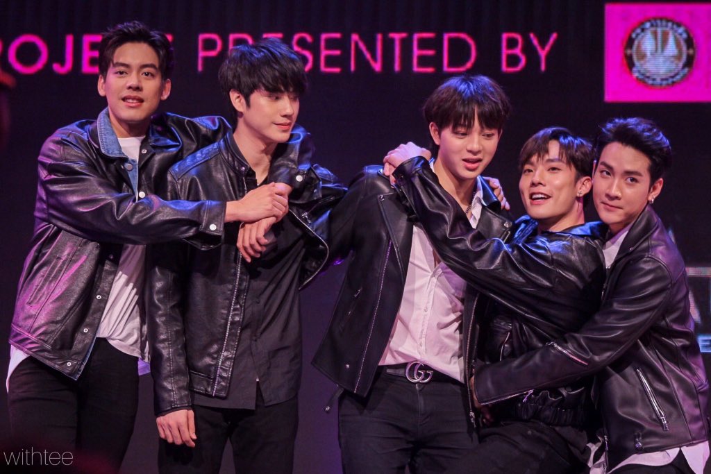 vznuB9RDAwgzsbN's tweet image. ความน่ารักของพี่น้องกลุ่มนี้เห็นแล้วโคตรชื่นใจปลื้มปริ่มหัวใจเหลือเกินแมะเชียร์พวกนู๋ อยู่นร้าสู้ๆ ในทุกๆเรื่องเป็นกำลังใจหัยเสมอ #SBFIVE #บาสเด็กอ้วนที่แท้จริง #superboyprojectweek10