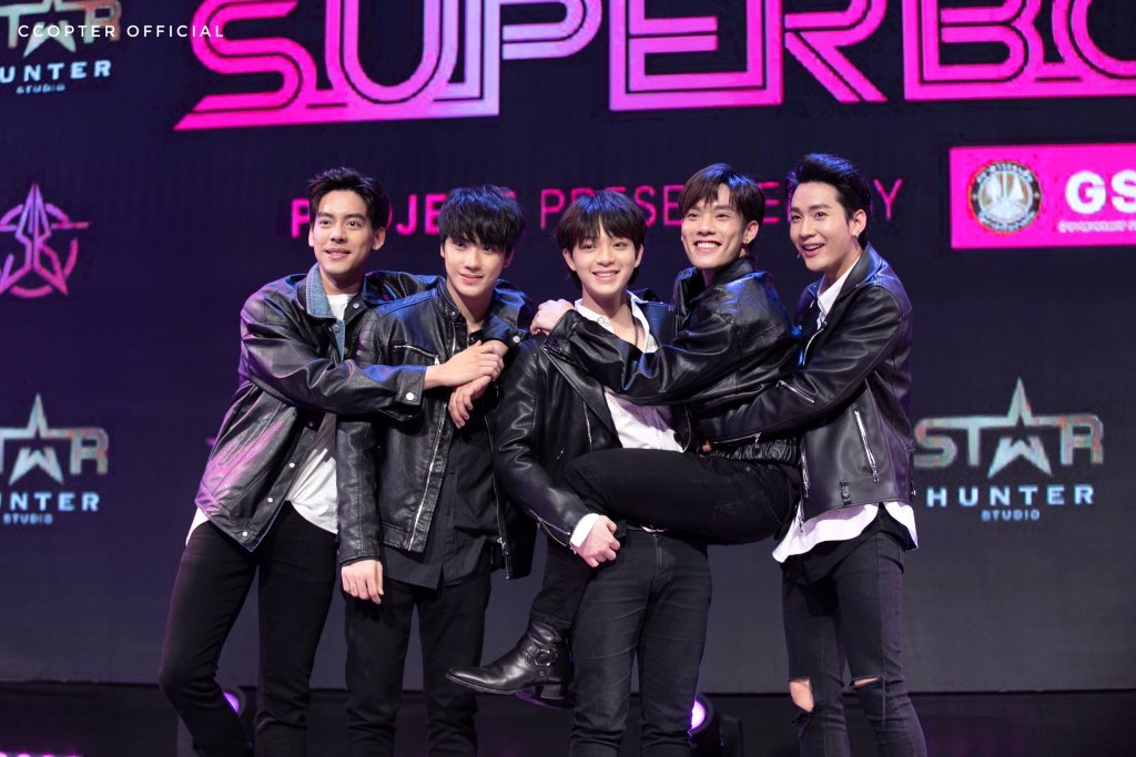 vznuB9RDAwgzsbN's tweet image. ความน่ารักของพี่น้องกลุ่มนี้เห็นแล้วโคตรชื่นใจปลื้มปริ่มหัวใจเหลือเกินแมะเชียร์พวกนู๋ อยู่นร้าสู้ๆ ในทุกๆเรื่องเป็นกำลังใจหัยเสมอ #SBFIVE #บาสเด็กอ้วนที่แท้จริง #superboyprojectweek10