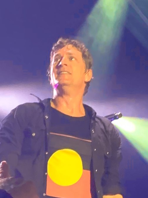 nkn03's tweet photo. @ThisIsRobThomas Grateful that I was able to attend 5 shows this tour โค๏ธ๐ถ thank you to the band and crew and especially @BrianBrunka and @RDS44162915 ๐ safe travels x #ChipToothTour #Robvember https://t.co/4wiCPjiwOV