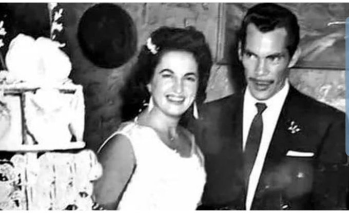 EKJeNCOX0AID9SH?format=jpg&name=small