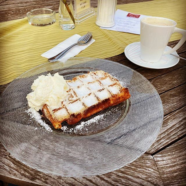 Coffee time
.
Waffle with whip cream and Coffee 😍
.
.
#waffle #waffel #cream #sahne #coffee #coffeelover #westerholt #sunday #weekend  #happy #germany #qualitytime  #omg #thanksgod #lovelife #lovemylife #life  #happy  #outdoor  #instadaily #soexcited… ift.tt/2pQUaIo